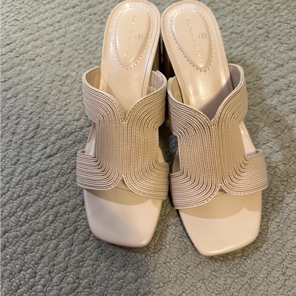 Bandolino Women's Tan Sandals - Picture 2 of 5
